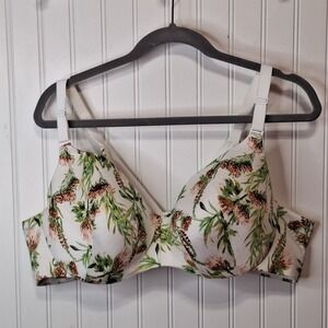 Cacique Bra Size 46C White Floral Lightly‎ Lined Balconette Medallion Accent